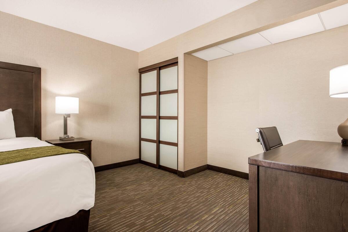 Suite, Non Smoking (Upgrade)