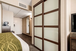 Standard Room, 2 Queen Beds, Non Smoking