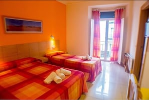 Triple Room | Soundproofing, free WiFi