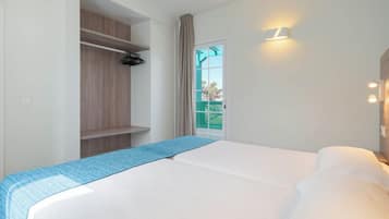 1 bedroom, blackout curtains, cots/infant beds, free WiFi