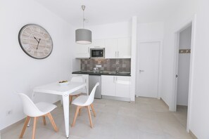Superior Apartment, 1 Bedroom | Private kitchen