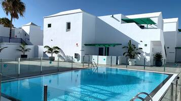 3 outdoor pools