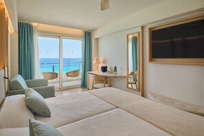 Coffres-forts dans les chambres, bureau, fer et planche à repasser