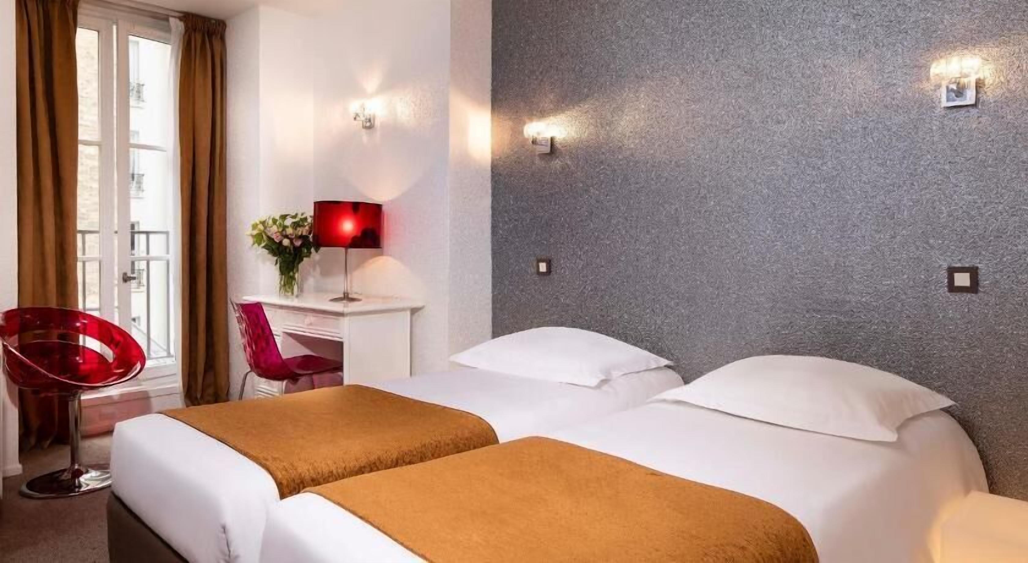 Premium bedding, desk, iron/ironing board, free WiFi