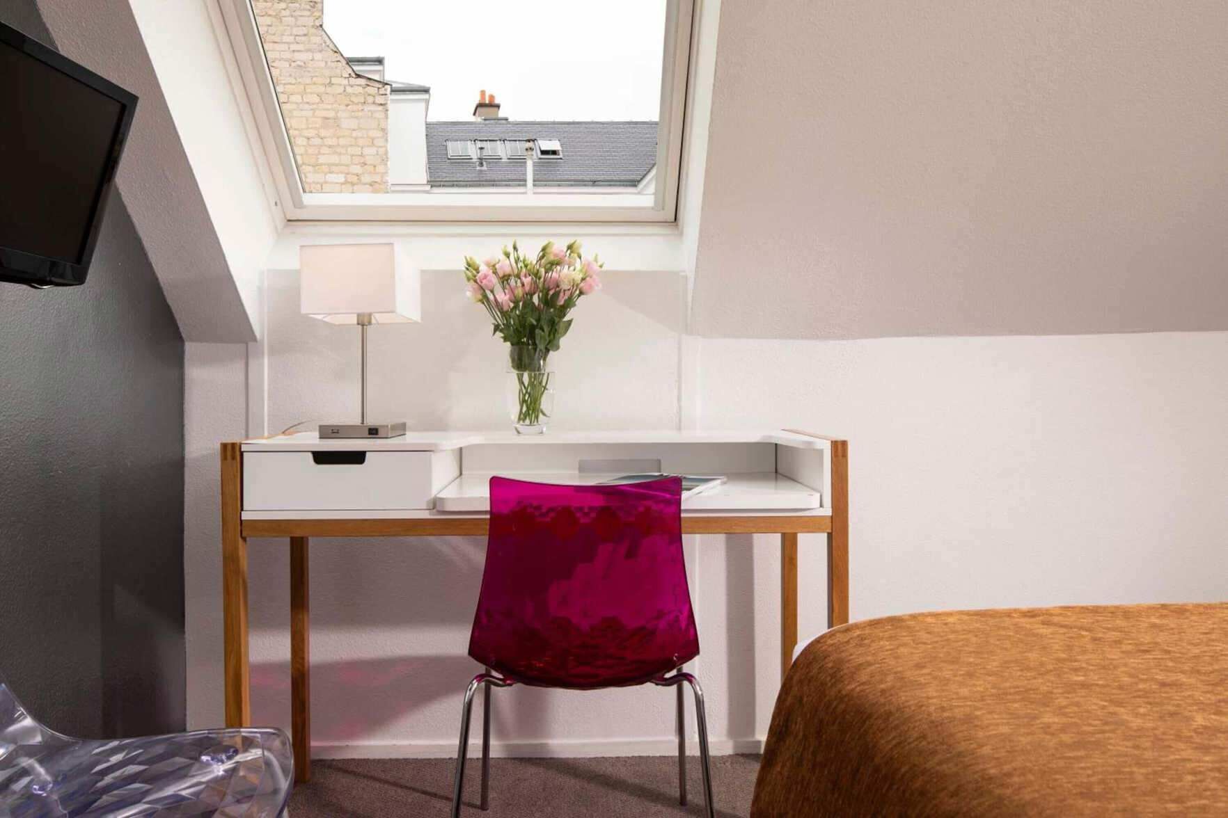 Premium bedding, desk, iron/ironing board, free WiFi