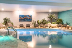 Indoor pool, sun loungers