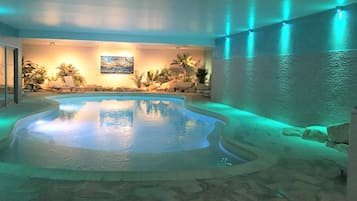 Indoor pool, pool loungers