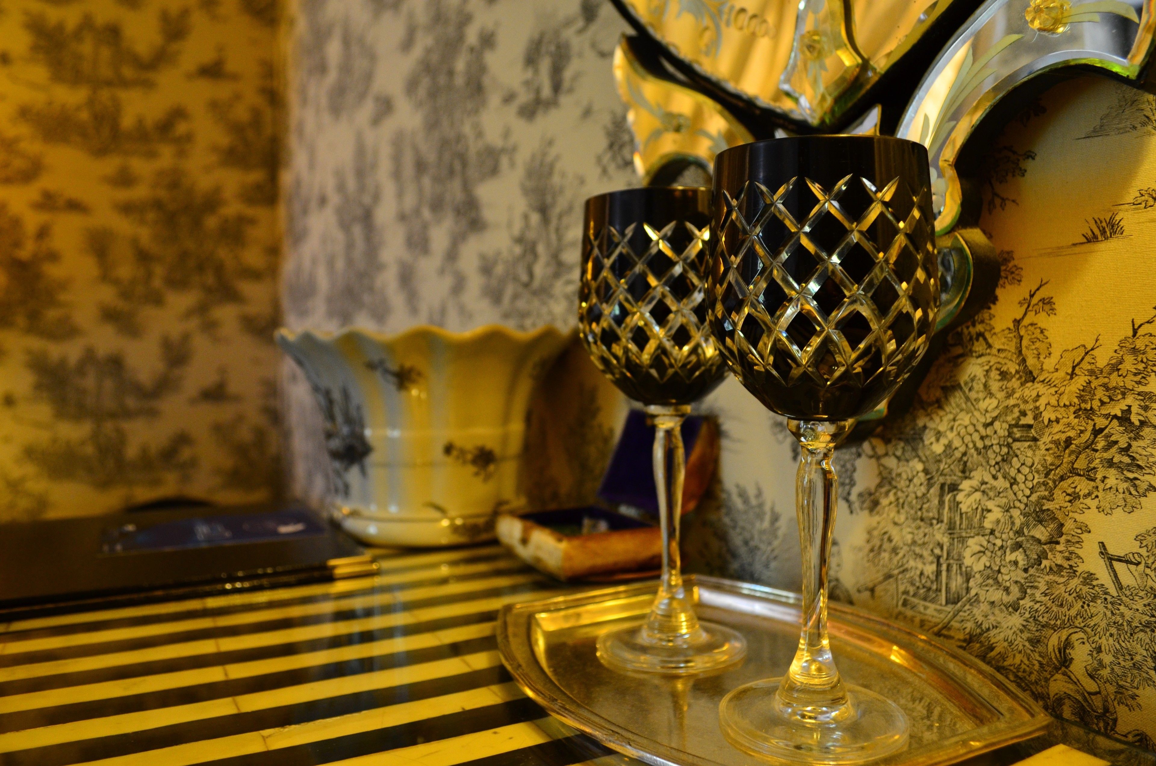 romantic double room | living area | flat-screen tv