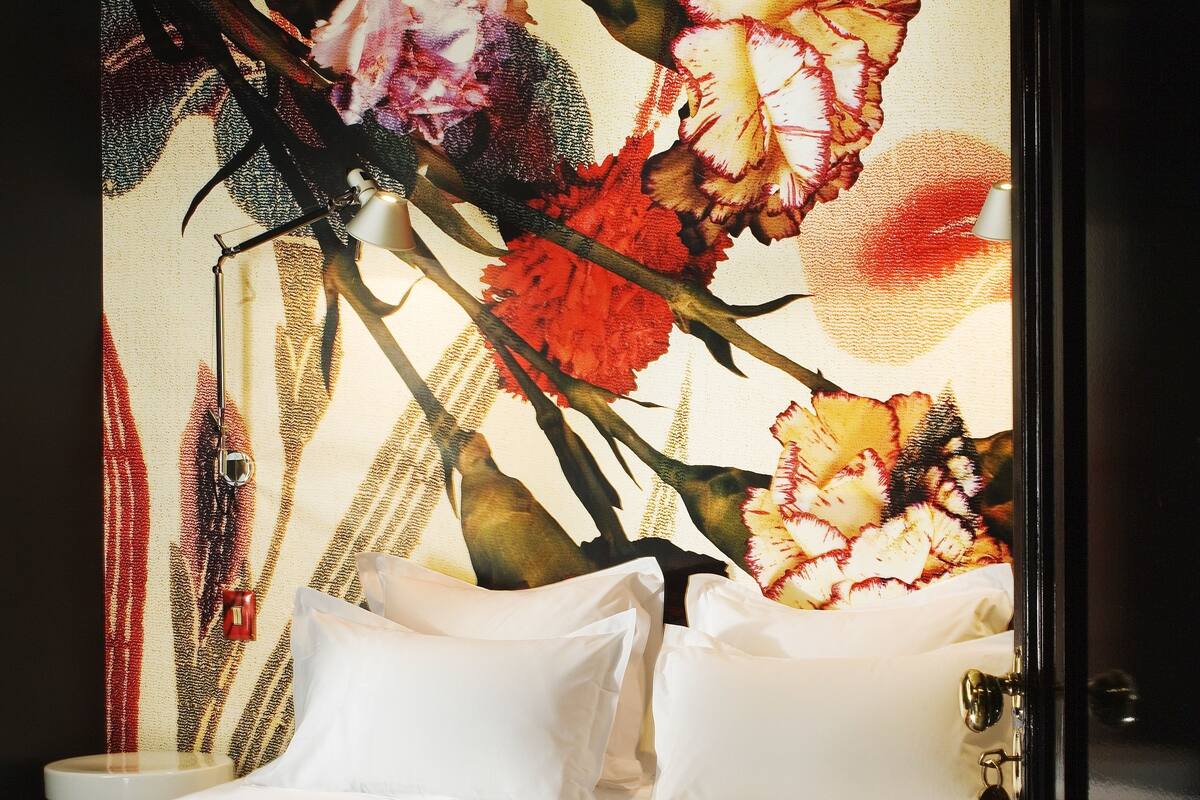 Comfort Room | 1 bedroom, minibar, in-room safe, individually decorated