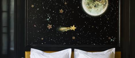 Minibar, coffres-forts dans les chambres, décoration personnalisée