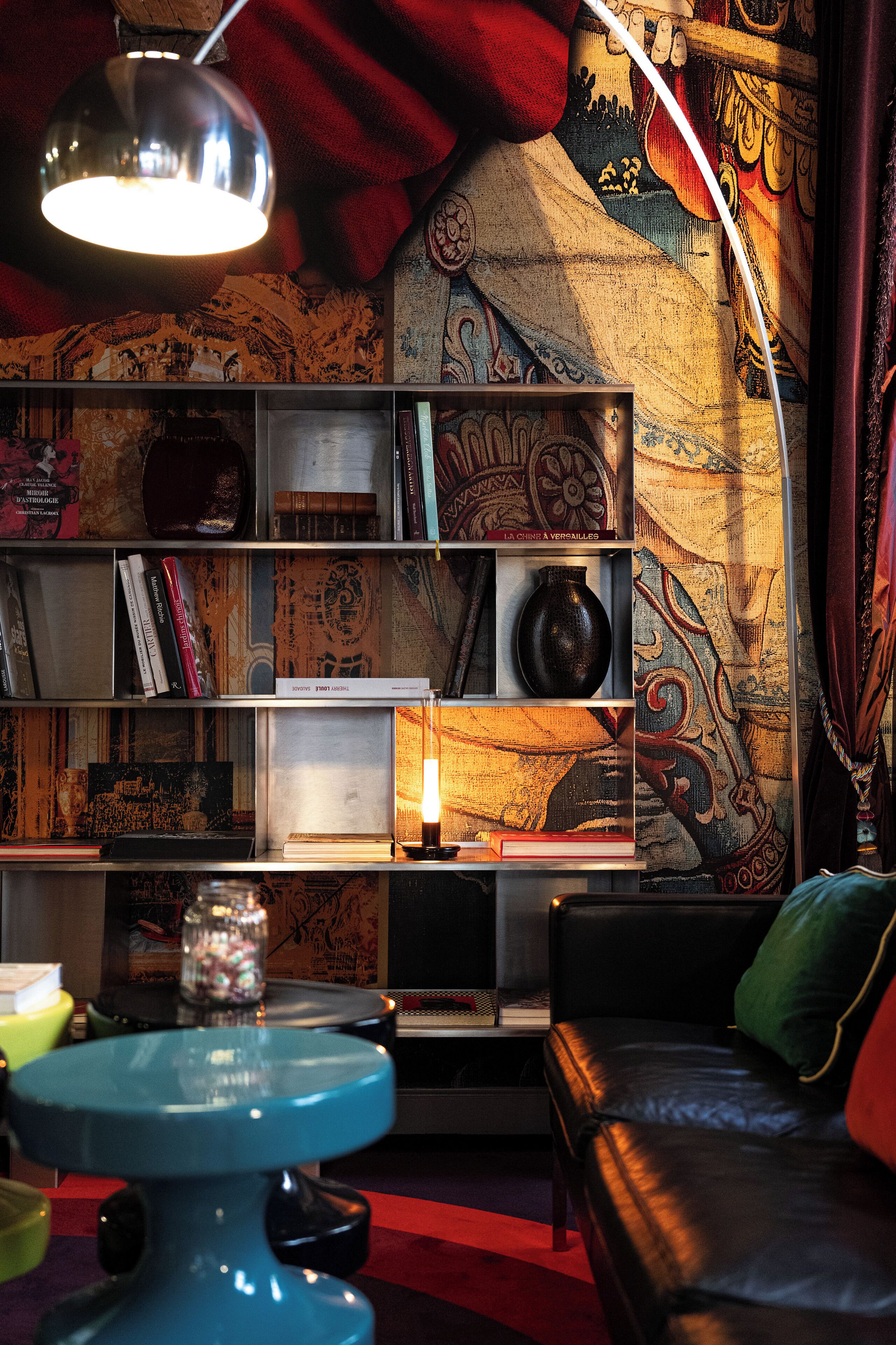Foto - Hôtel du Petit Moulin, Haute Couture hotel by Lacroix