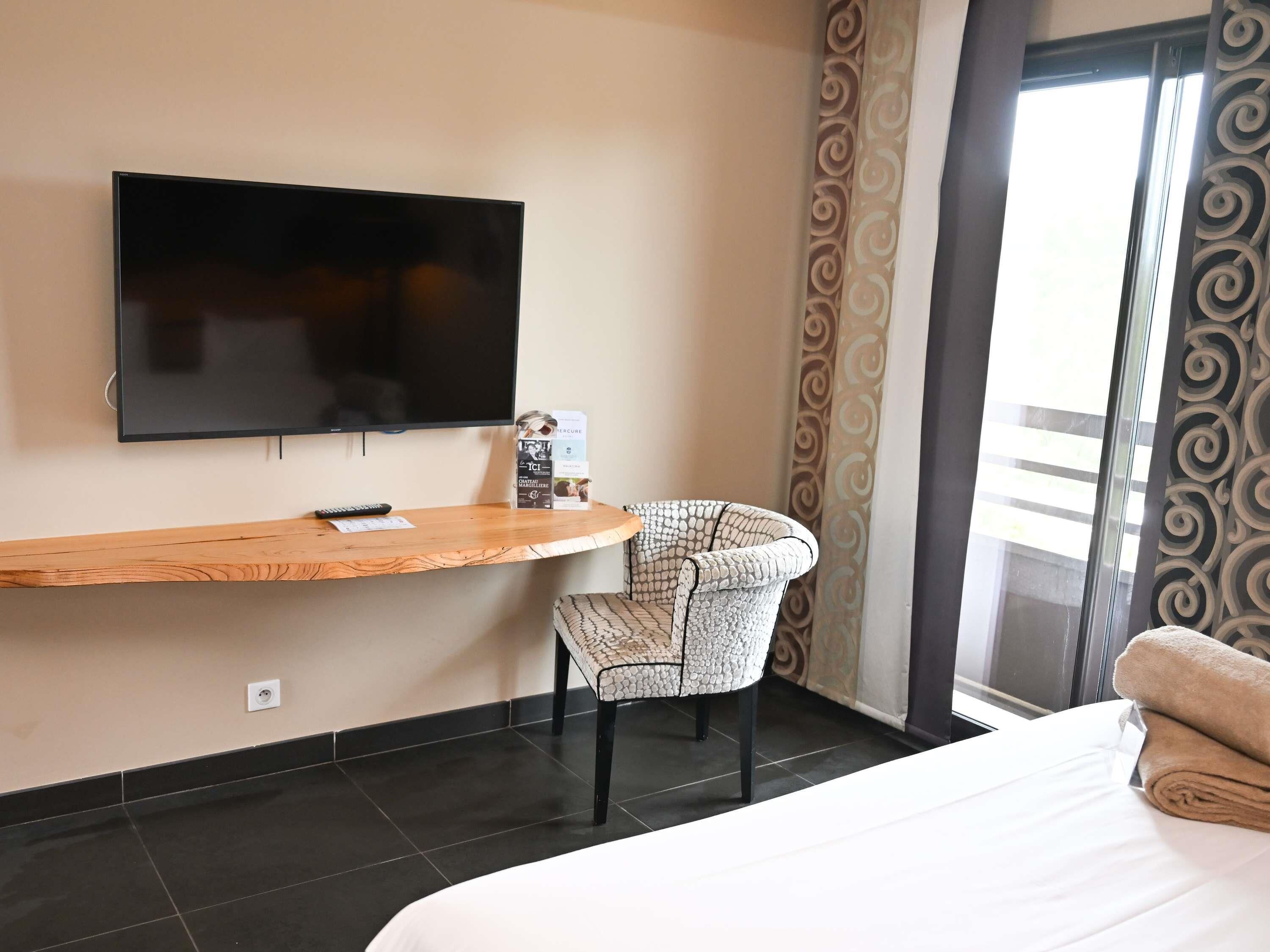 Privilege, Room, 1 Double Bed, Pool View | Minibar, in-room safe, desk, laptop workspace