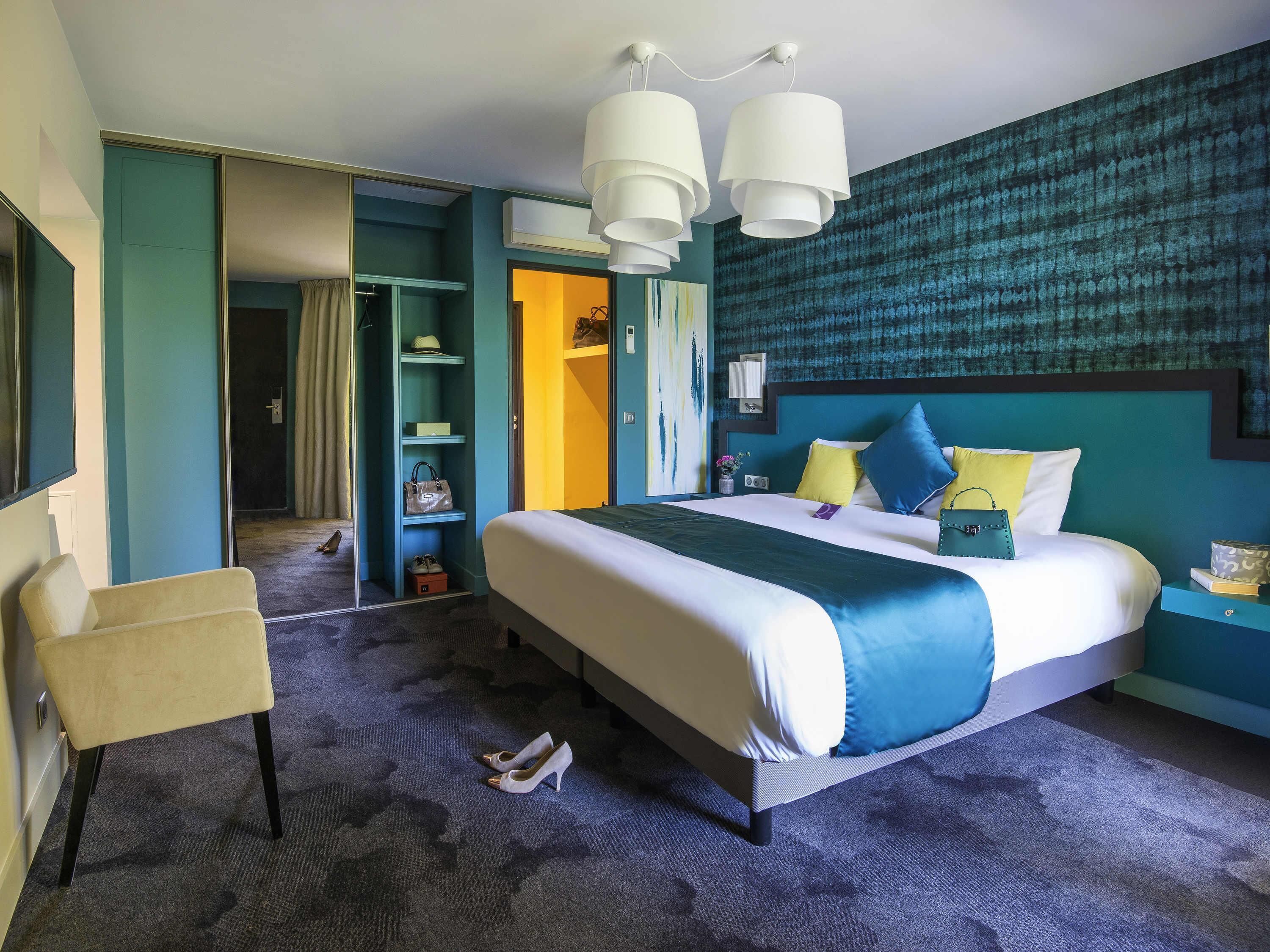 Classic Room, 1 King Bed, Balcony