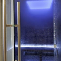 Sauna, hot tub, steam room, Turkish bath/hammam, body treatments