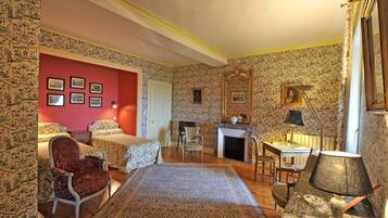 Suite (Suite Adrienne, Marquise de la Faille) | Premium bedding, in-room safe, free cots/infant beds, rollaway beds