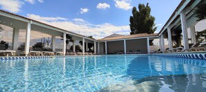 Seasonal outdoor pool, sun loungers