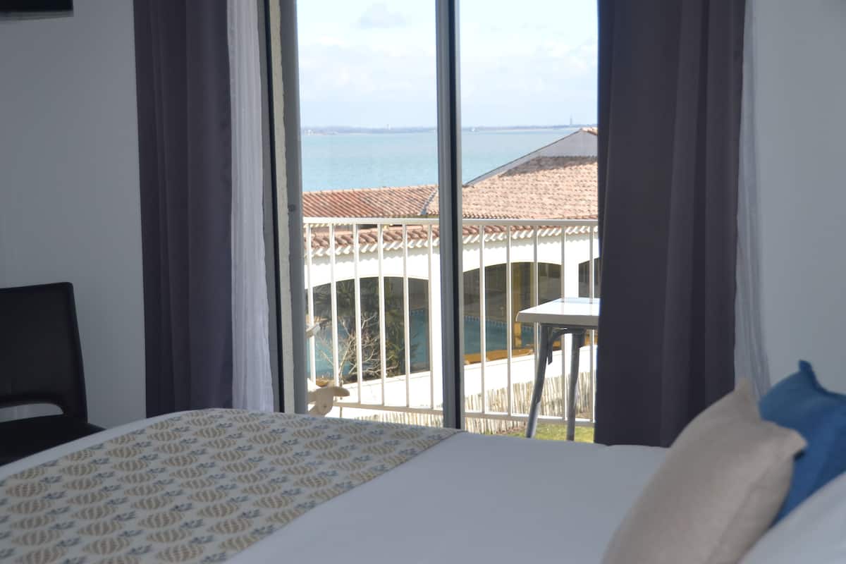 Comfort Double Room, Sea View | In-room safe, desk, blackout curtains, iron/ironing board