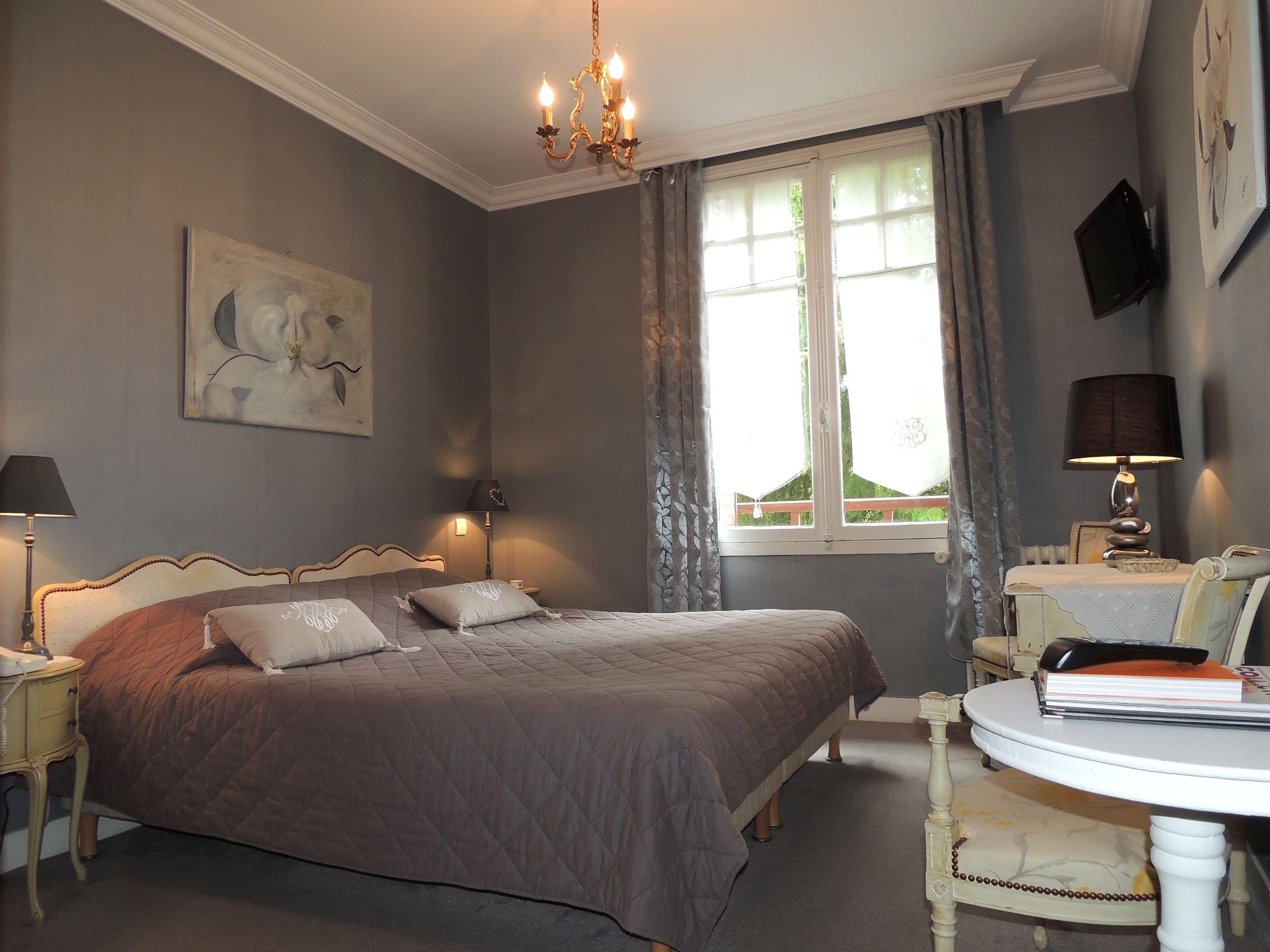 soundproofing, rollaway beds, free wifi