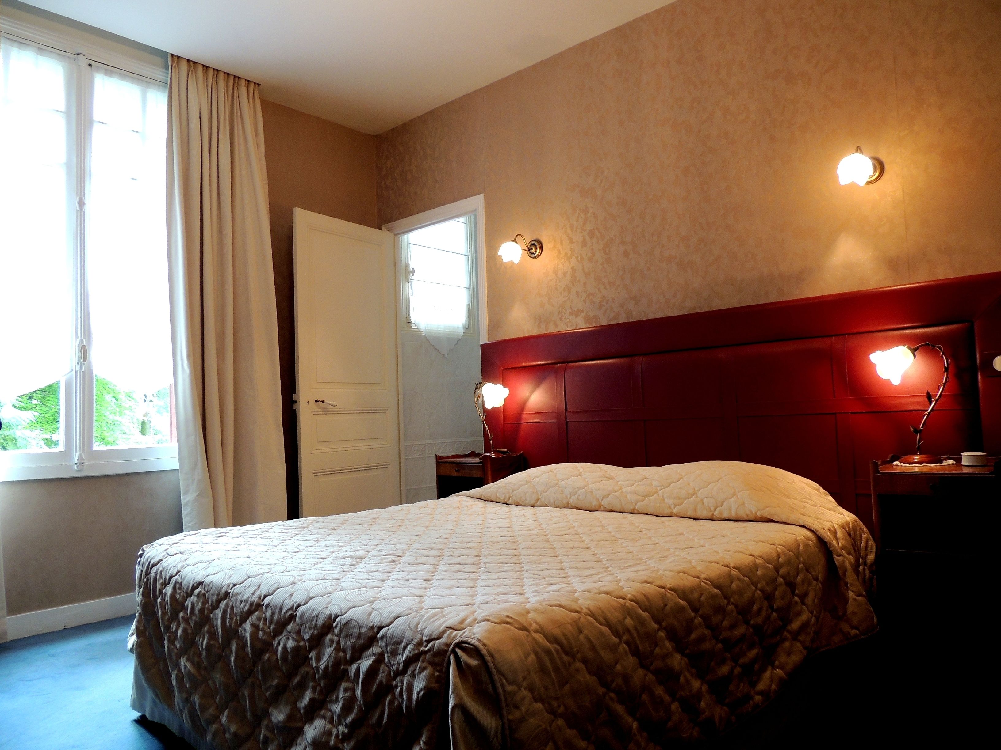 soundproofing, rollaway beds, free wifi