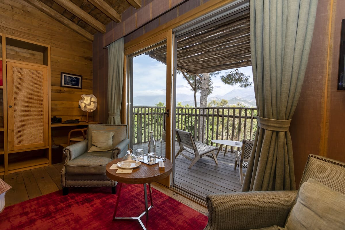 deluxe cabin, 1 double bed, mountain view | 1 bedroom, premium bedding, pillow-top beds, minibar