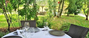 Lunch and dinner served, French cuisine