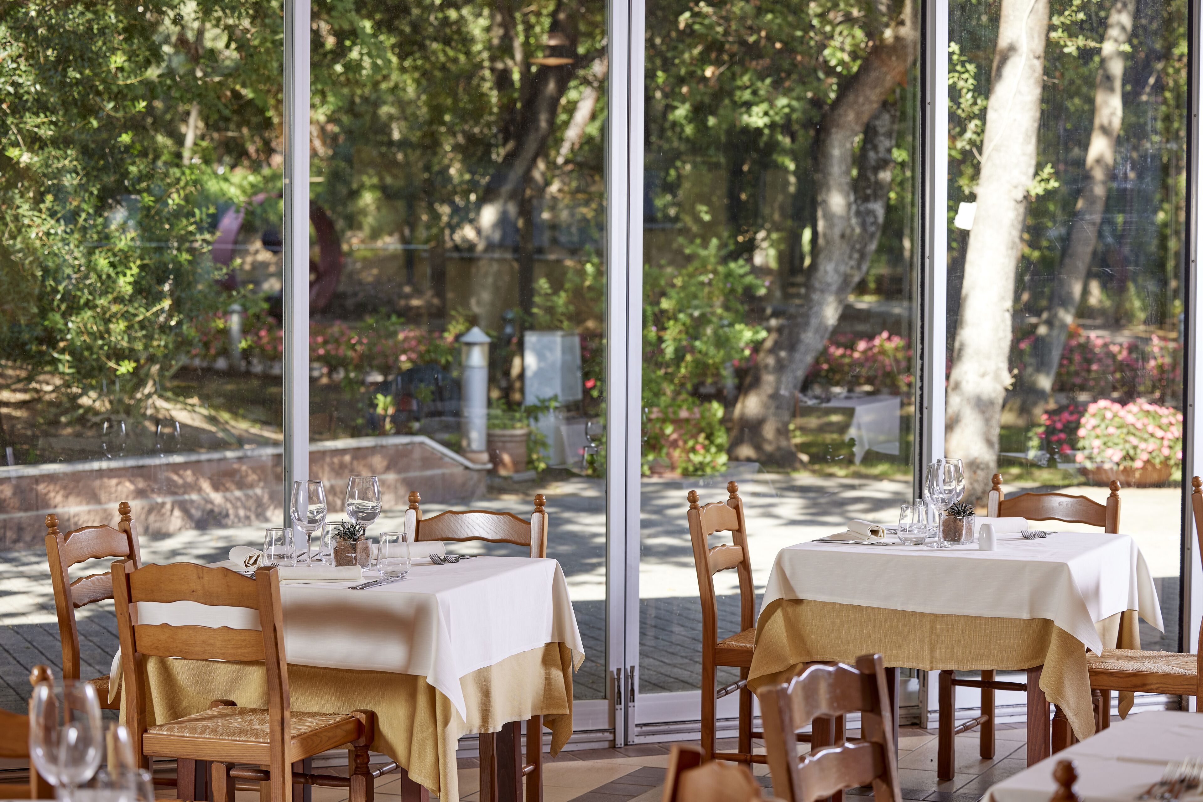 breakfast, lunch, dinner served; italian cuisine, al fresco dining