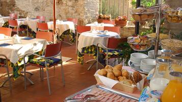 Daily buffet breakfast (EUR 12 per person)