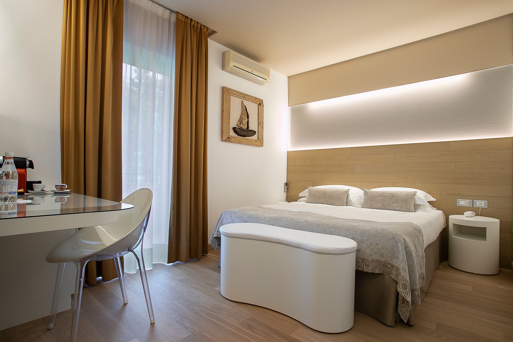 superior double or twin room | in-room safe, desk, soundproofing, free wifi