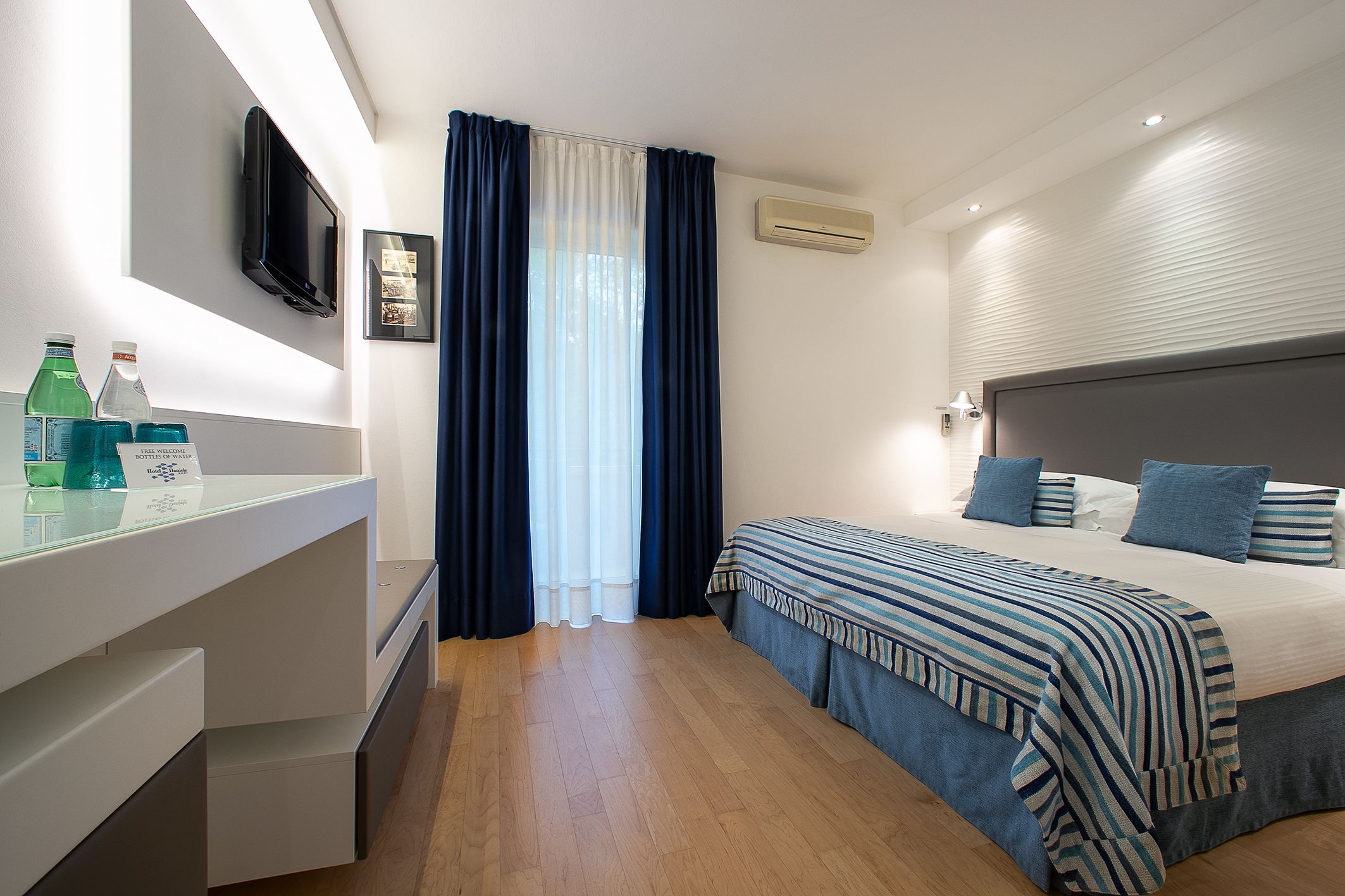 superior double or twin room | in-room safe, desk, soundproofing, free wifi