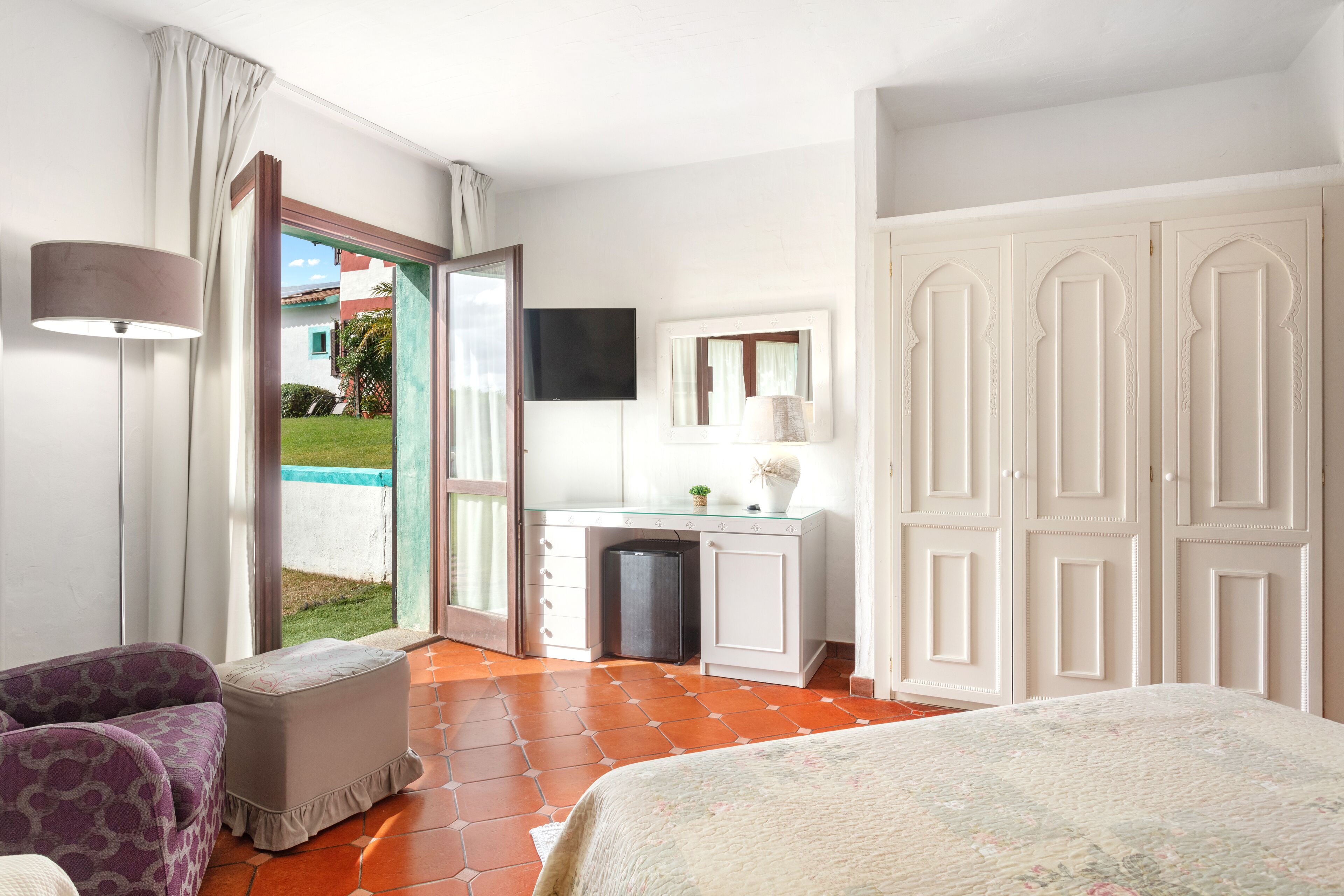 triple room | 1 bedroom, minibar, in-room safe, desk