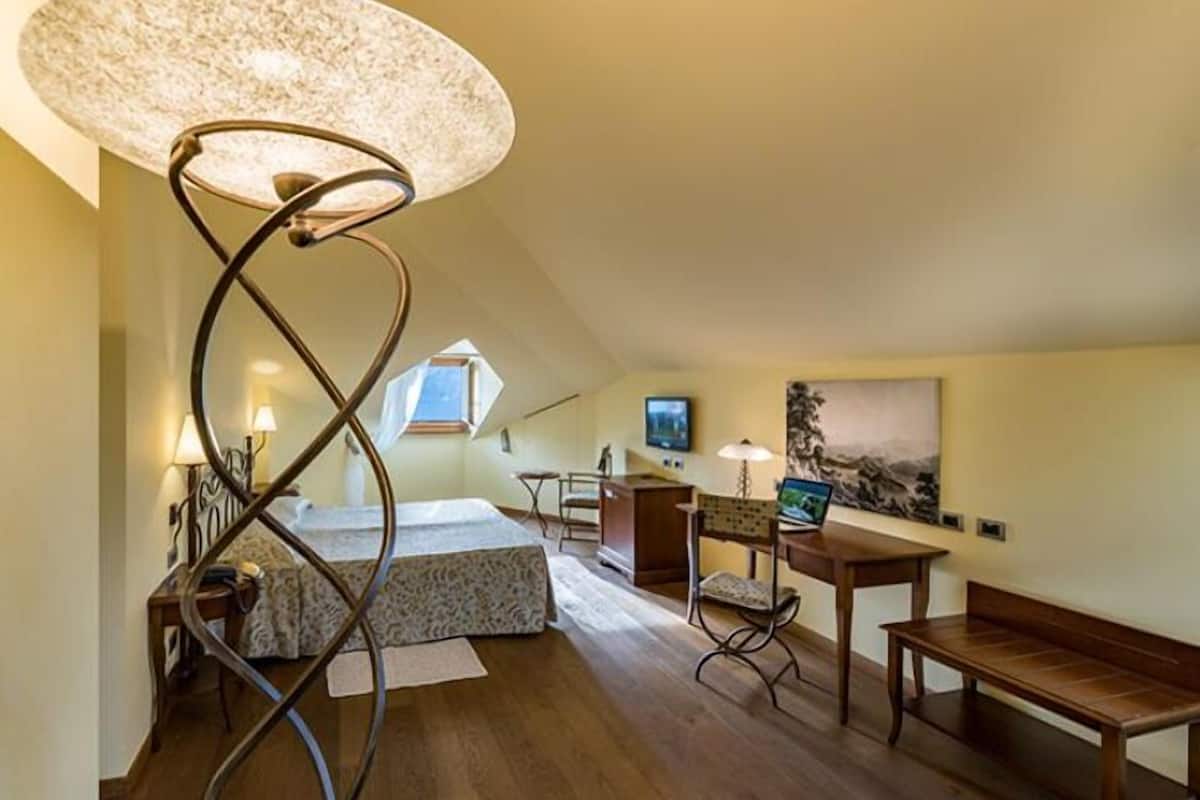 loft, lake view (large) | hypo-allergenic bedding, down duvets, minibar, in-room safe