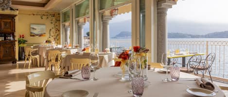 Se sirven desayunos, comidas, cenas y cocina italiana