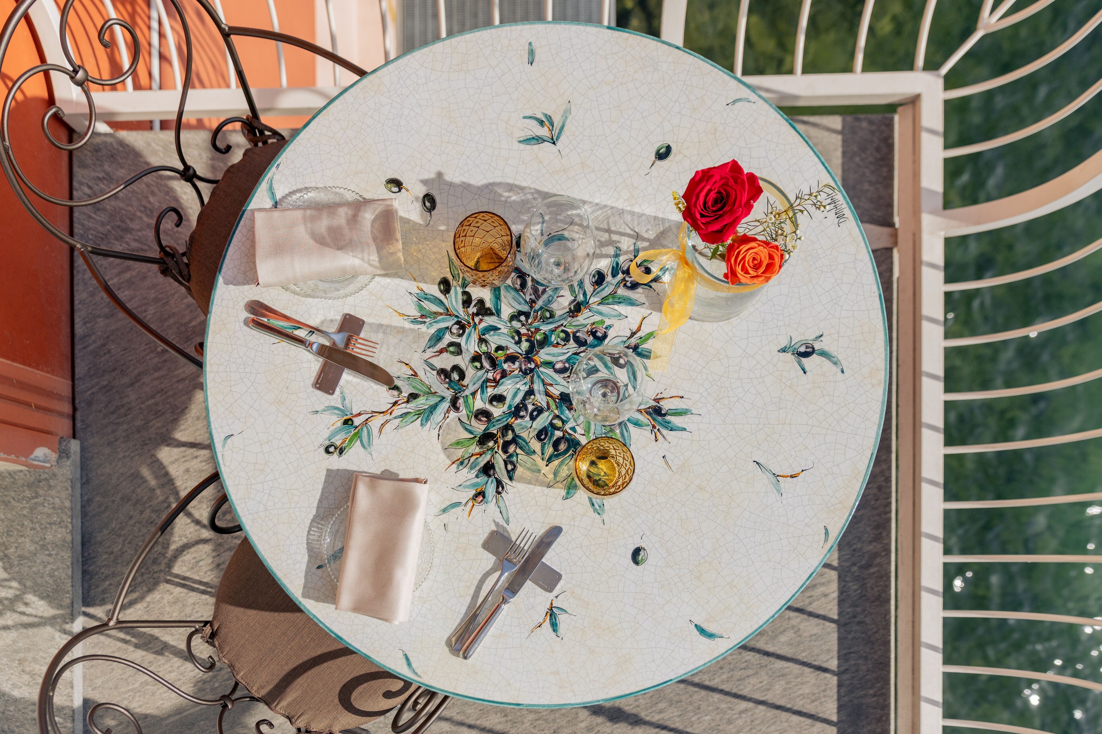 breakfast, lunch, dinner served; italian cuisine