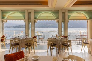 Se sirven desayunos, almuerzos, cenas y cocina italiana