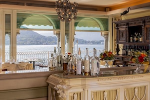 Se sirven desayunos, almuerzos, cenas y cocina italiana