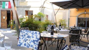 Aperto a pranzo e cena