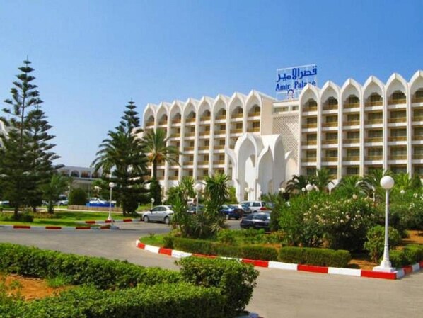 المنشأة من الخارج