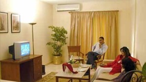 Living room - Golden Carven Hotel (Cairo)