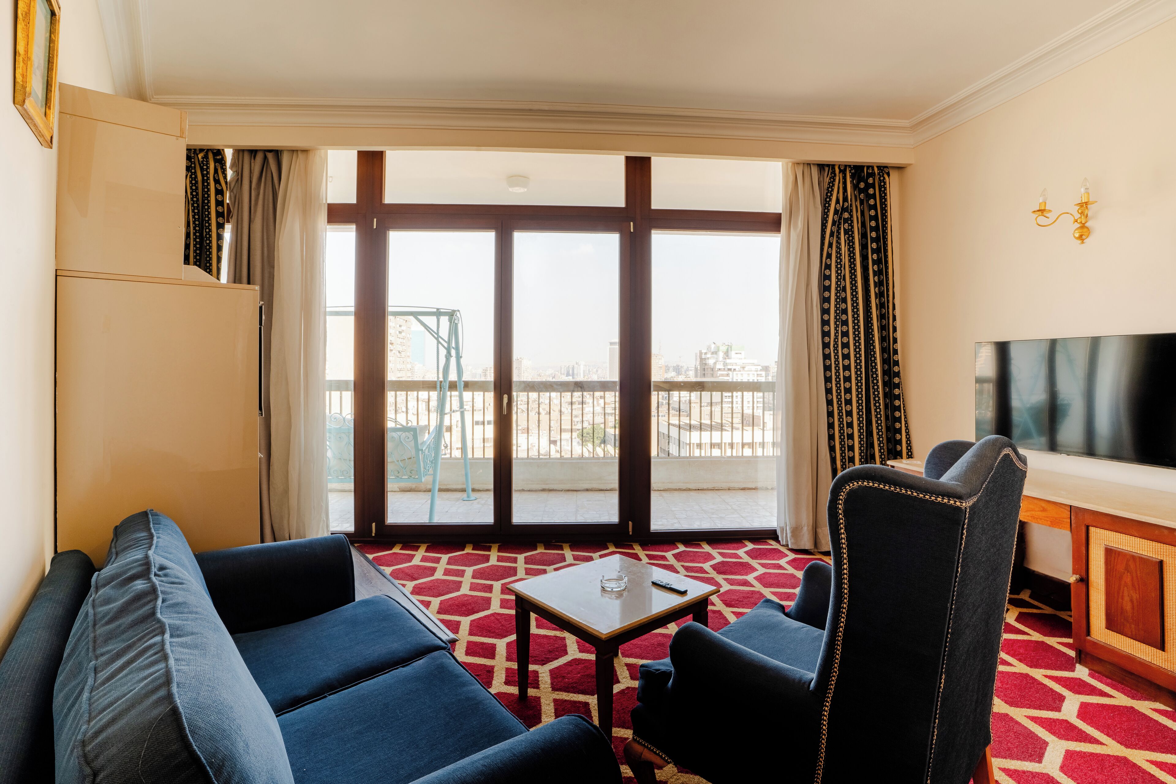 Royal suite, 2 slaapkamers | Een minibar, een kluis op de kamer, geluiddichte muren, gratis wifi