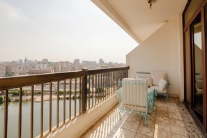 Minibar, caja de seguridad en la habitación y sistema de insonorización 