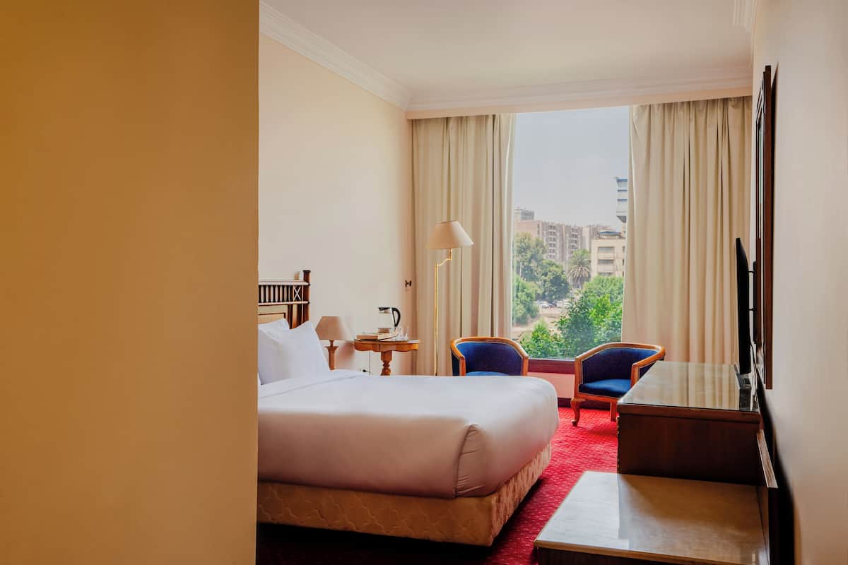 Standard Double Room, Nile View | 1 bedroom, minibar, in-room safe, soundproofing
