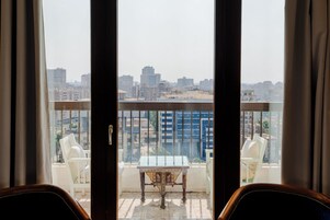 Minibar, in-room safe, soundproofing, free WiFi