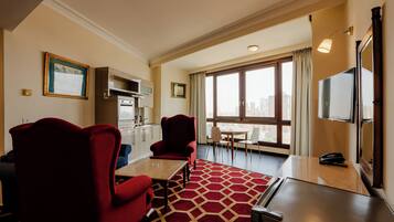 Royal suite, 1 slaapkamer | Een minibar, een kluis op de kamer, geluiddichte muren, gratis wifi