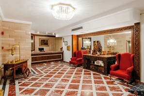 Minibar, caja de seguridad en la habitación y sistema de insonorización 