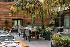 Breakfast and dinner served - Hotel Vincci Soho (Madrid)