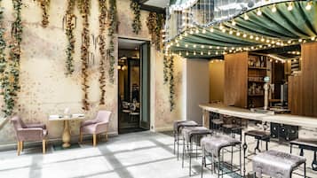 Bar (en la propiedad)