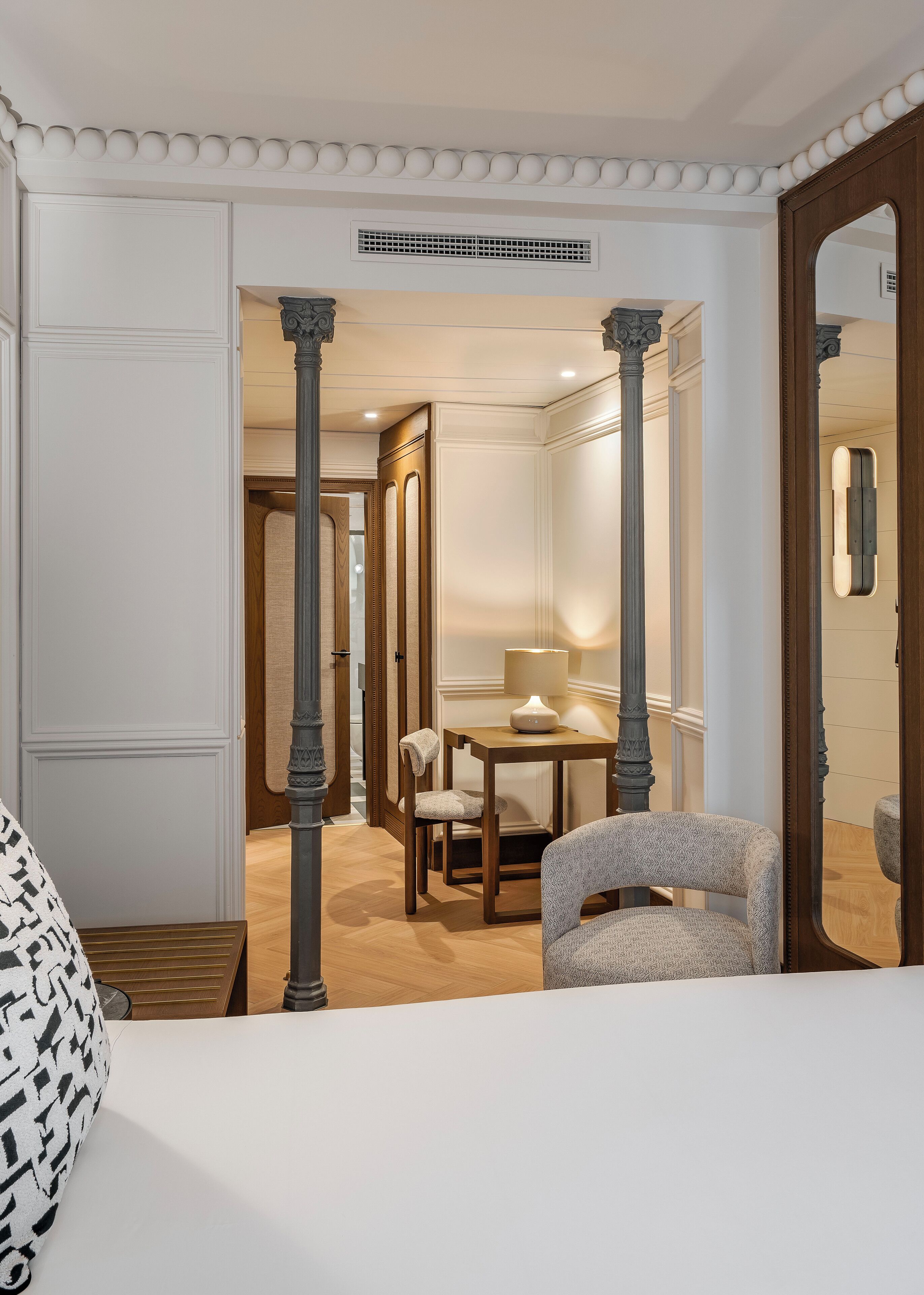 superior vistas barrio letras with balcony | premium bedding, down duvets, minibar, in-room safe