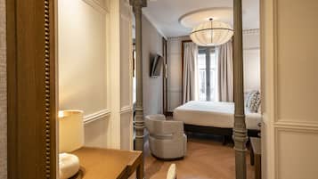 Premium bedding, down duvets, minibar, in-room safe