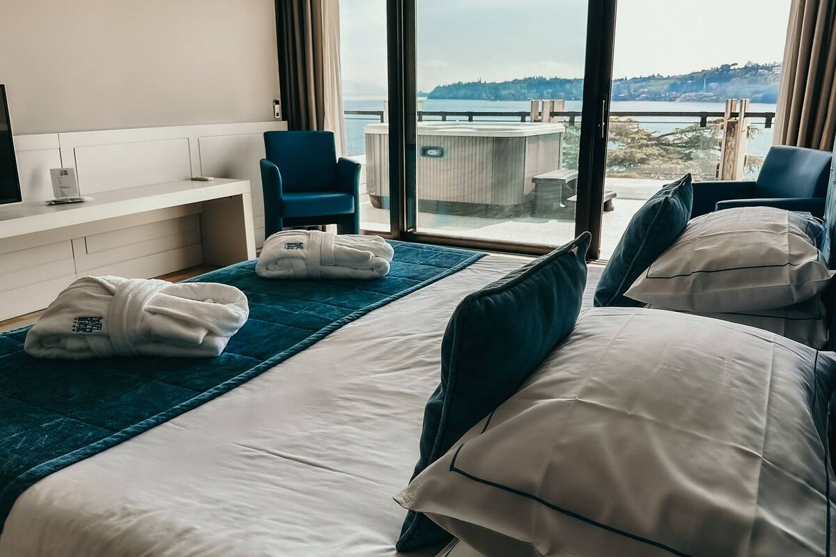 presidential suite | minibar, in-room safe, individually furnished, desk