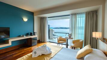 Minibar, in-room safe, individually furnished, desk